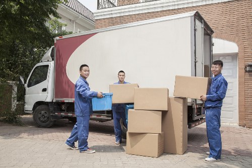 Removal truck for domestic and business transport in Totteridge