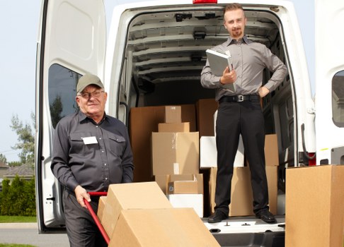 Commercial and residential moving truck service in Totteridge